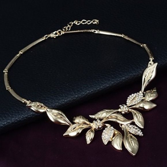 Austrian Crystal Leaf Necklace, Earring & Set - Picture 5 of 6